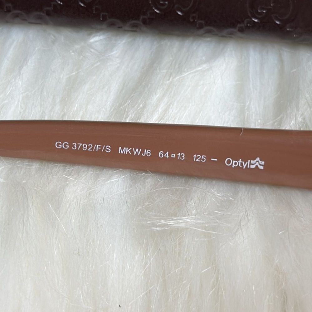💯Authentic Gucci Sunglasses-with case🍀 - Picture 4 of 13